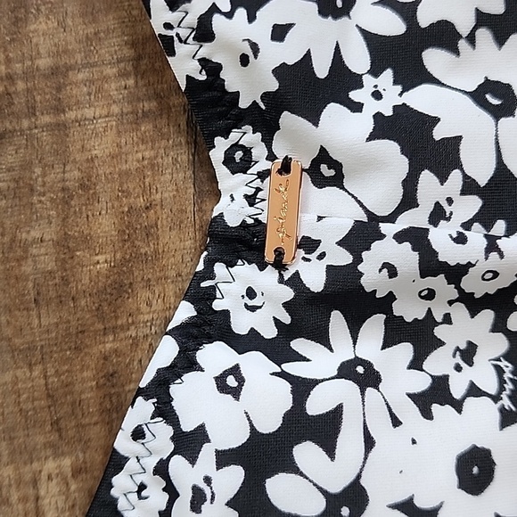 NWT Victoria's Secret Pink Bikini Bottoms Sz Medium - Picture 6 of 6